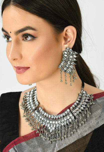 Mominos Fashion Johar Kamal Oxidised Silver-Plated Brass Finish Kundan Necklace For Women (Silver)