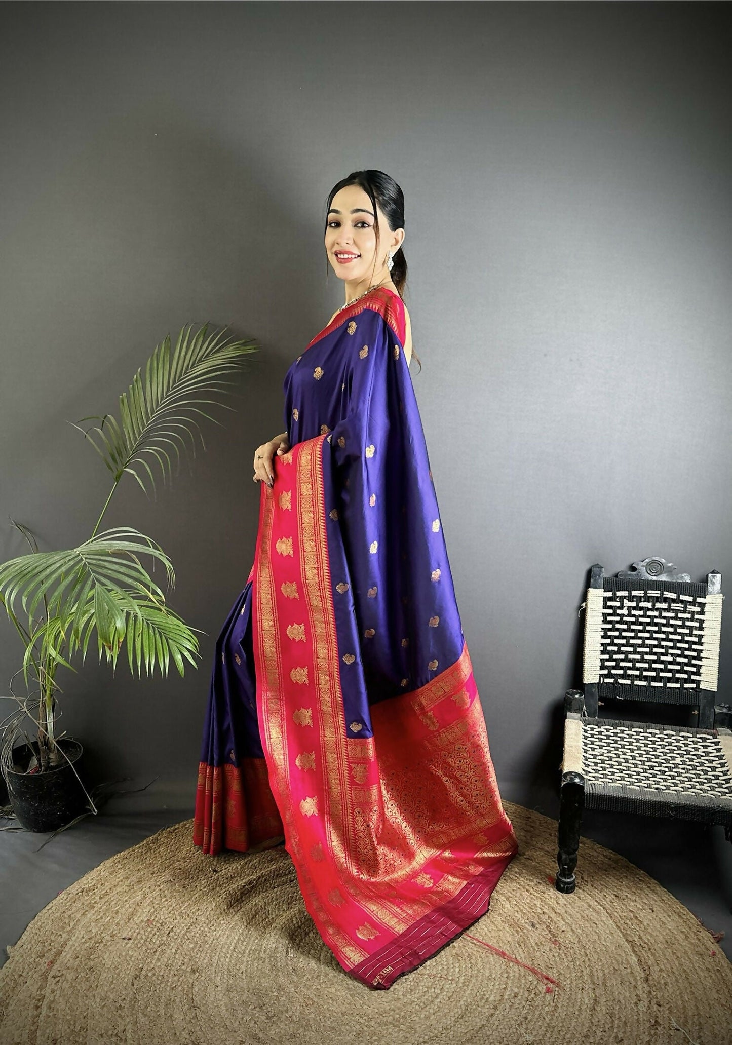 Joban Fashion Navy Blue Banarasi Soft Silk Woven Butti Saree