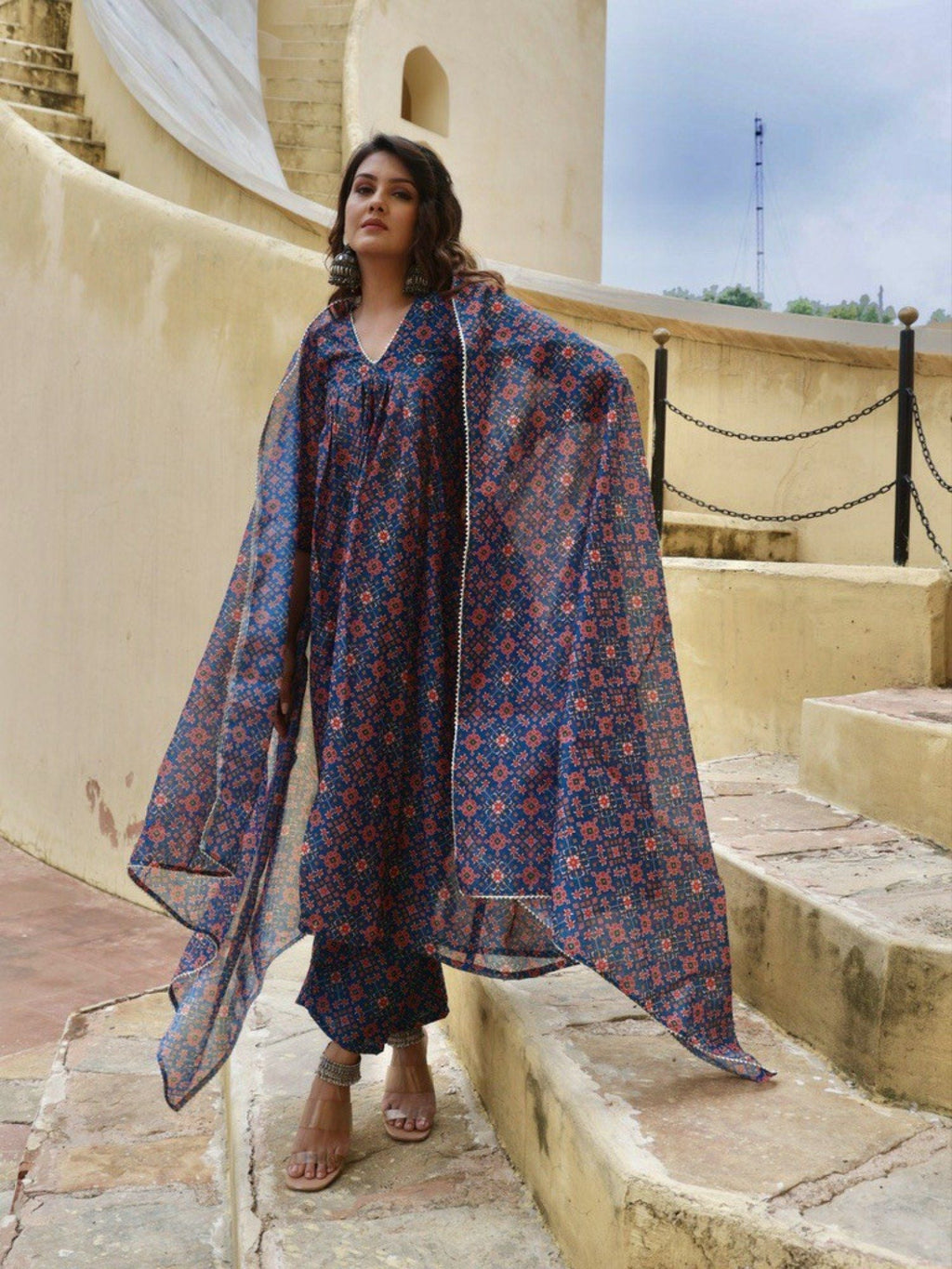 ONEWE INDIA Mishri Suit (Set of 3)