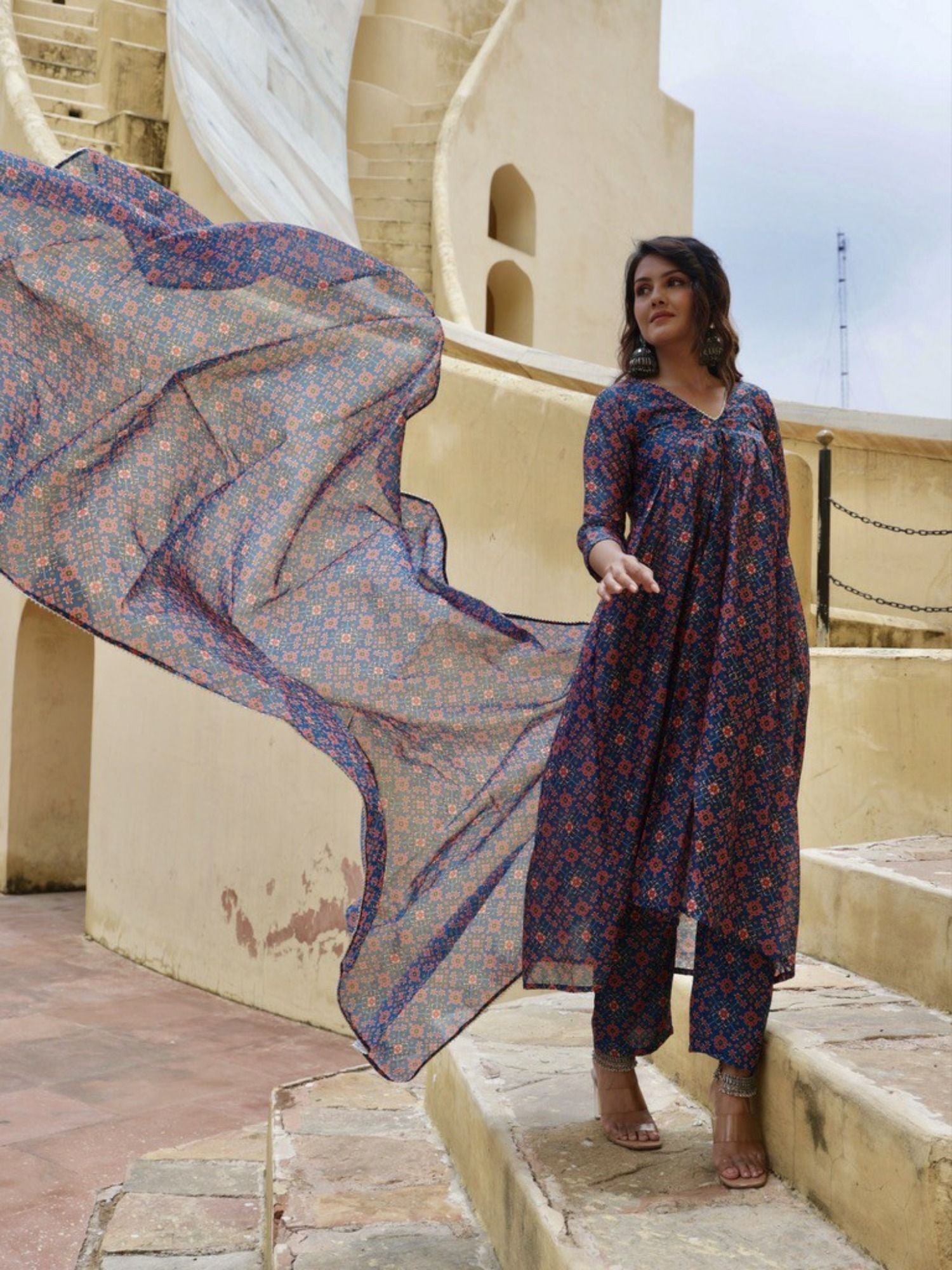ONEWE INDIA Mishri Suit (Set of 3)