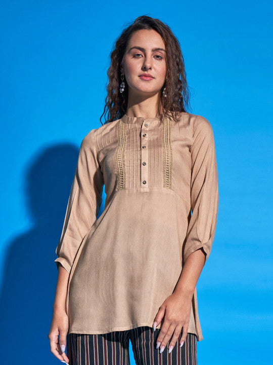 Sangria Sciffli Lace & Pin Tucked Detail Lonline A-Line Top