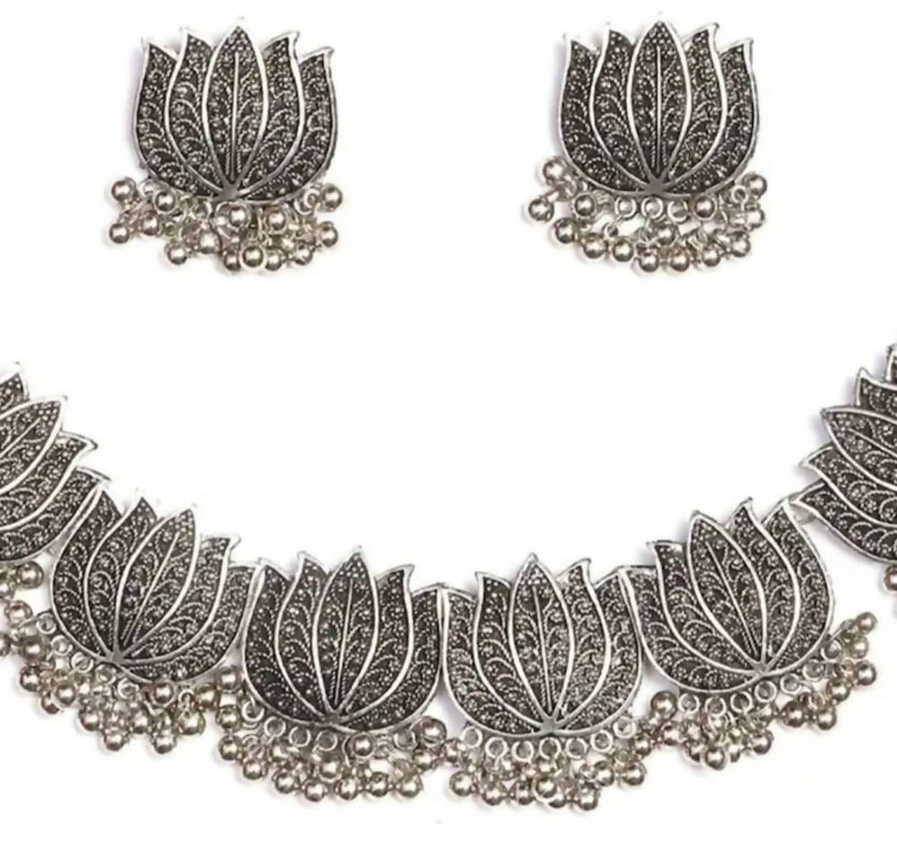 Mominos Fashion Oxidised Lotus Design Silver Color Necklace Choker Set