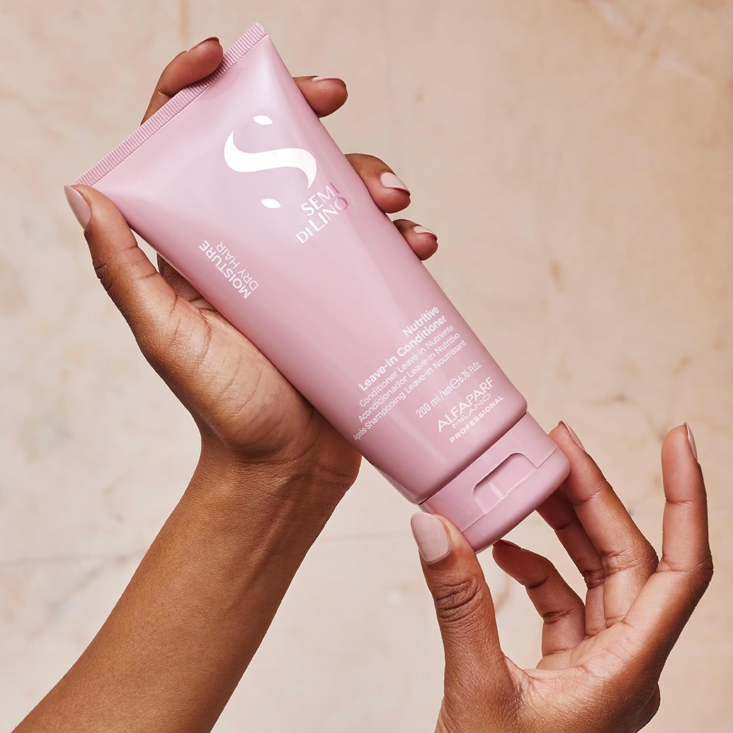 Alfaparf Milano Moisture Leave-in Conditioner for Dry Hair Ideal for Dry, Damaged, Frizzy & Frizz Hair -Leave-In Repair Hair Mask Treatment To Repair Dry Or Damaged Hair - 4 Minutes To Reverse Hair Damage From Bleach, 200ml.