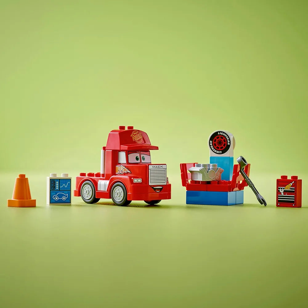 Lego Duplo  Disney and Pixar’s Cars Mack at The Race 10417