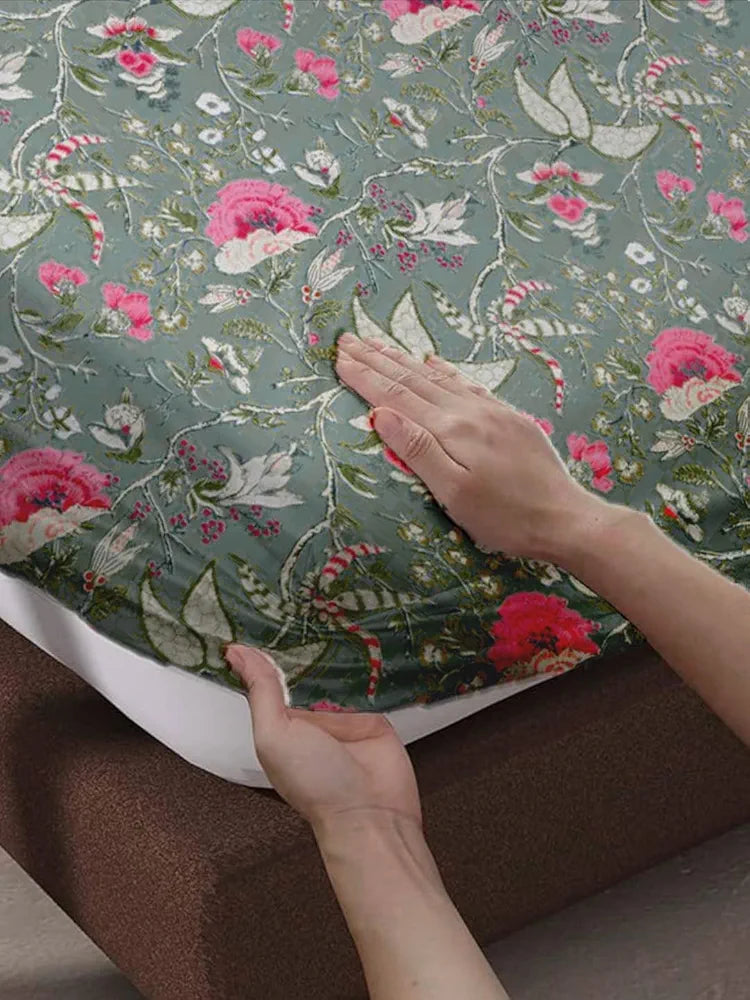 Trance Home Linen 180Tc Cotton 78"X60" Standard Queen Size Elastic Fitted Bedsheet Printed Queen Size With 2 Pillow Covers 180 TC Calicut Colour Green White