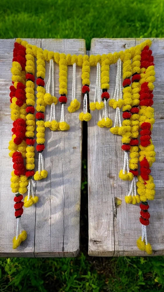 Handcrafted Infinity-Shaped Decorative Bandanwar with Yellow & Red Marigold and Tuberose Strings 40x59 Inches