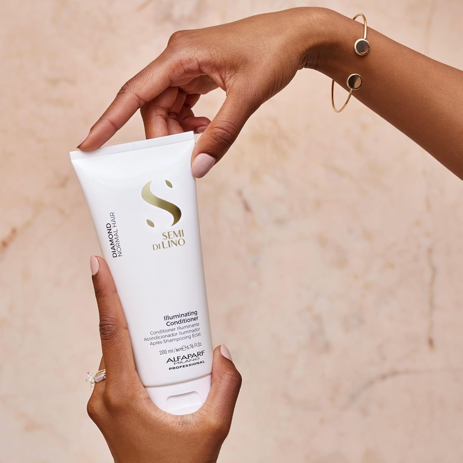 Alfaparf Milano Diamond Hair Conditioner - Provides Instant Shine & Gloss to your Hair - For Normal, Wavy, Straight Hair, Safe on Color Treated Hair - Sulfate, Paraben and Paraffin Free (200ml)