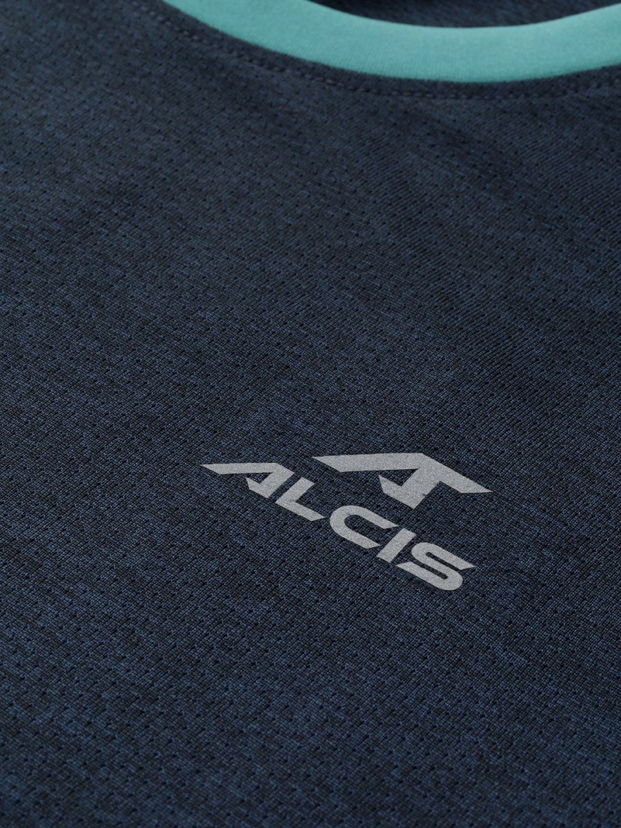 Alcis Men Colourblocked Dry Tech Slim Fit T-shirt