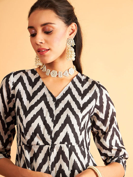 Shae by Sassafras Women Black & White Chevron Printed Anarkali Kurta