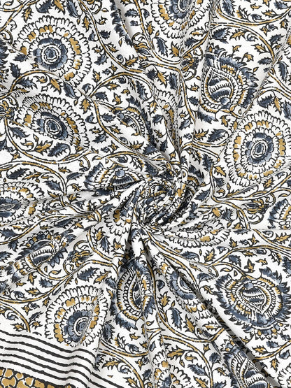BELLA CASA Ethic White & Blue Printed Cotton 180 TC King Bedsheet with 2 Pillow Covers