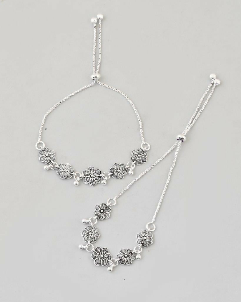 VOJ Set of 2 Traditional Flower Shapped Designer Anklet