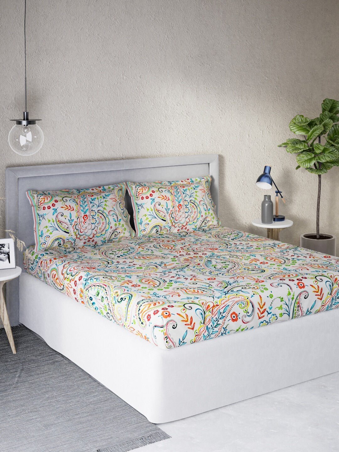 DDecor White & Turquoise Blue Motifs 140 TC Cotton Queen Bedsheet with 2 Pillow Covers
