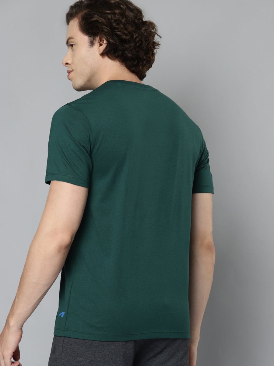 Alcis Men Green & White Typography Printed Slim Fit T-shirt