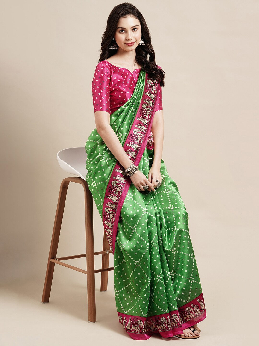 Saree Mall Green & Fuchsia Bandhani Silk Blend Bandhani Sarees