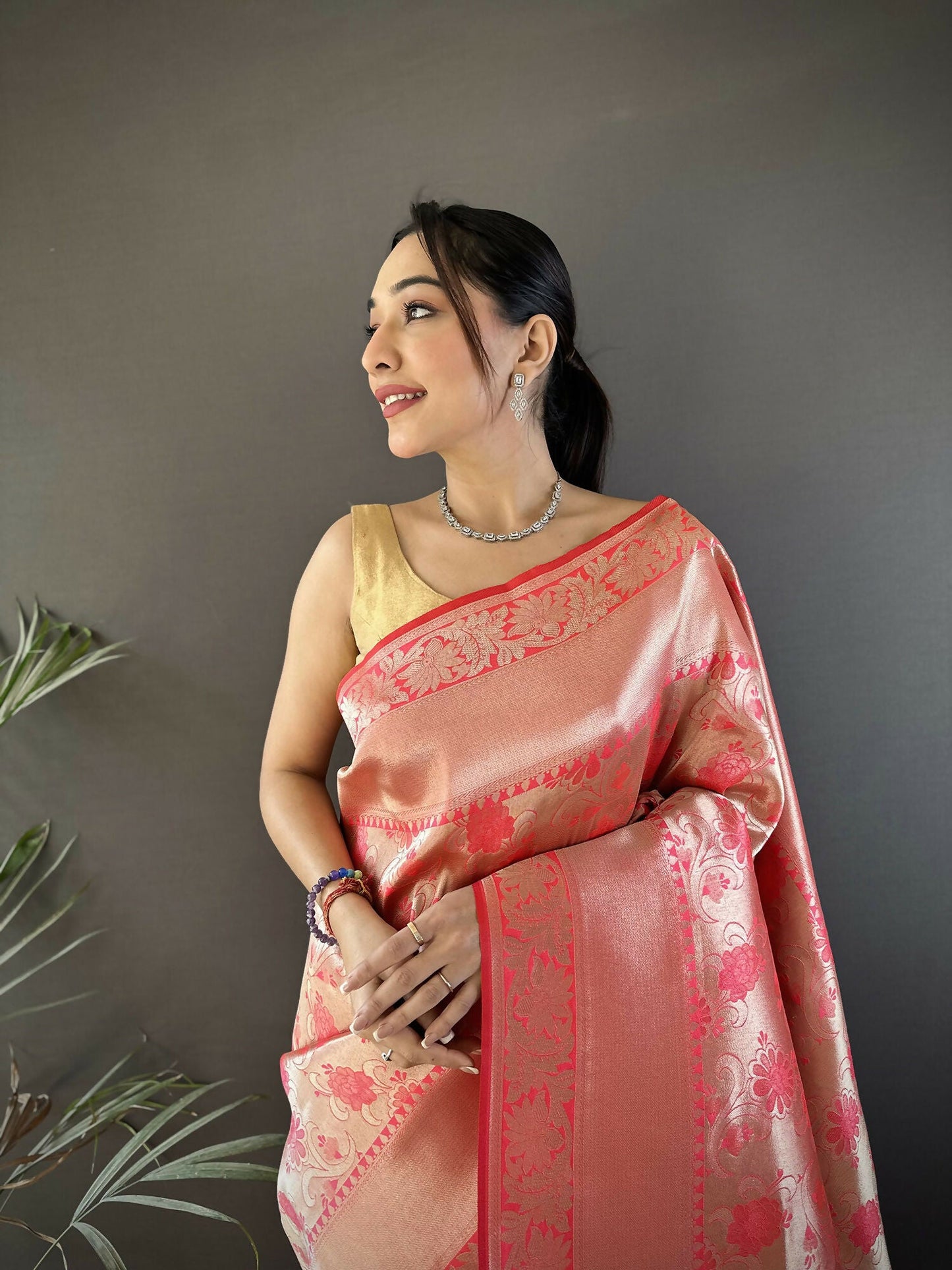 Joban Fashion Onion Pink Flower Jall Pattern Soft Silk Banarasi Saree