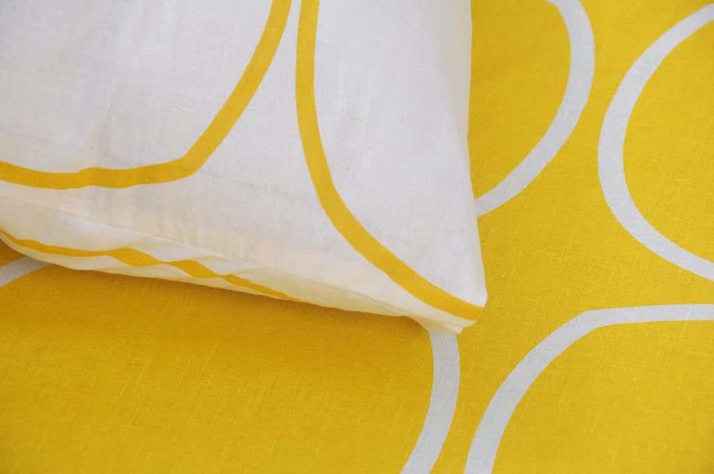 Huesland by Ahmedabad Cotton 144 Tc Cotton Bedsheet for Double Bed King Size with 2 Pillow Covers | Yellow & White