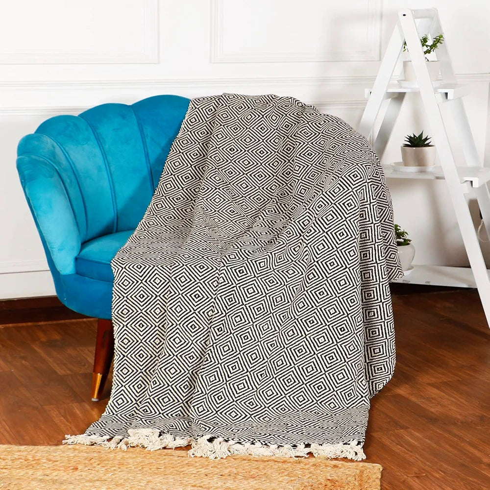 Sashaa World Cotton Throw Blanket Colour Black & White