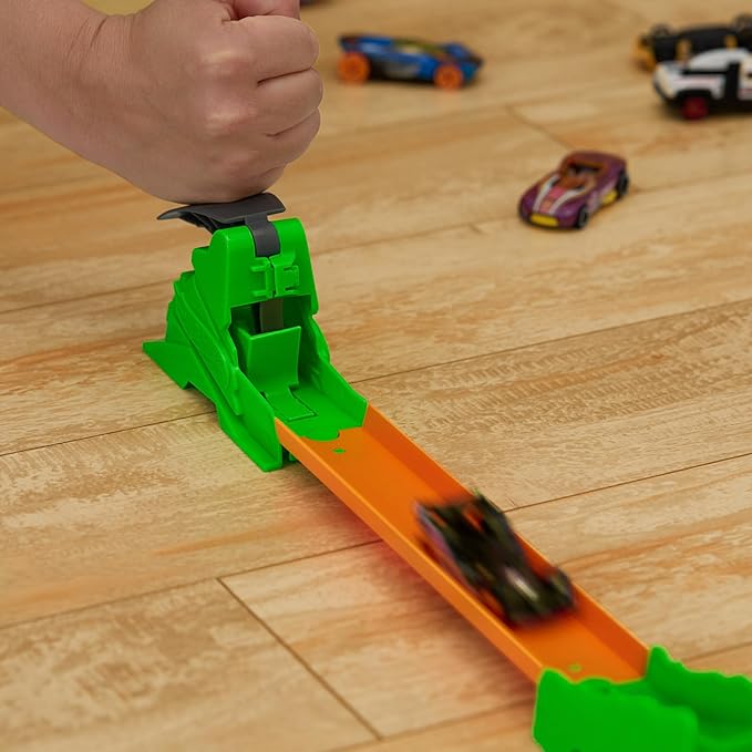 Hot Wheels Track Set with 1 Hot Wheels Car Toxic Super JumpThemed Track Building Set with 10 Track Pieces