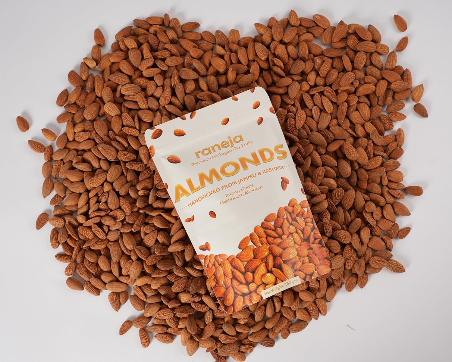 Raneja Pure California Almonds 500g | Whole Badam Giri, 100% Natural Real Nuts & Dry Fruits, Freshly Cleaned and Cleared, High in Fiber, Badam Giri, Rich in Protein, Magnesium, Phosphorus and Dietary Fibre