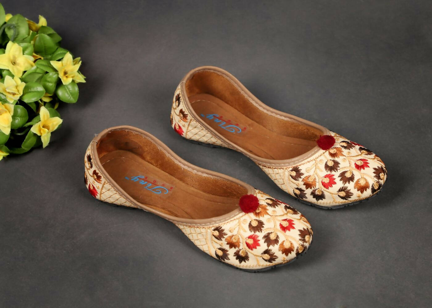 Tiny Bugs Girls Ethnic Floral Embroidered Juttis - Beige