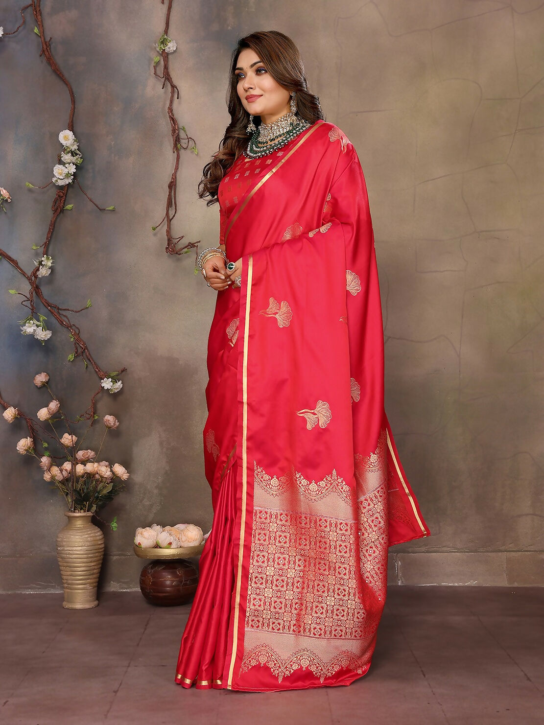 Joban Fashion Red Floral Motifs Banarasi Silk Sarees