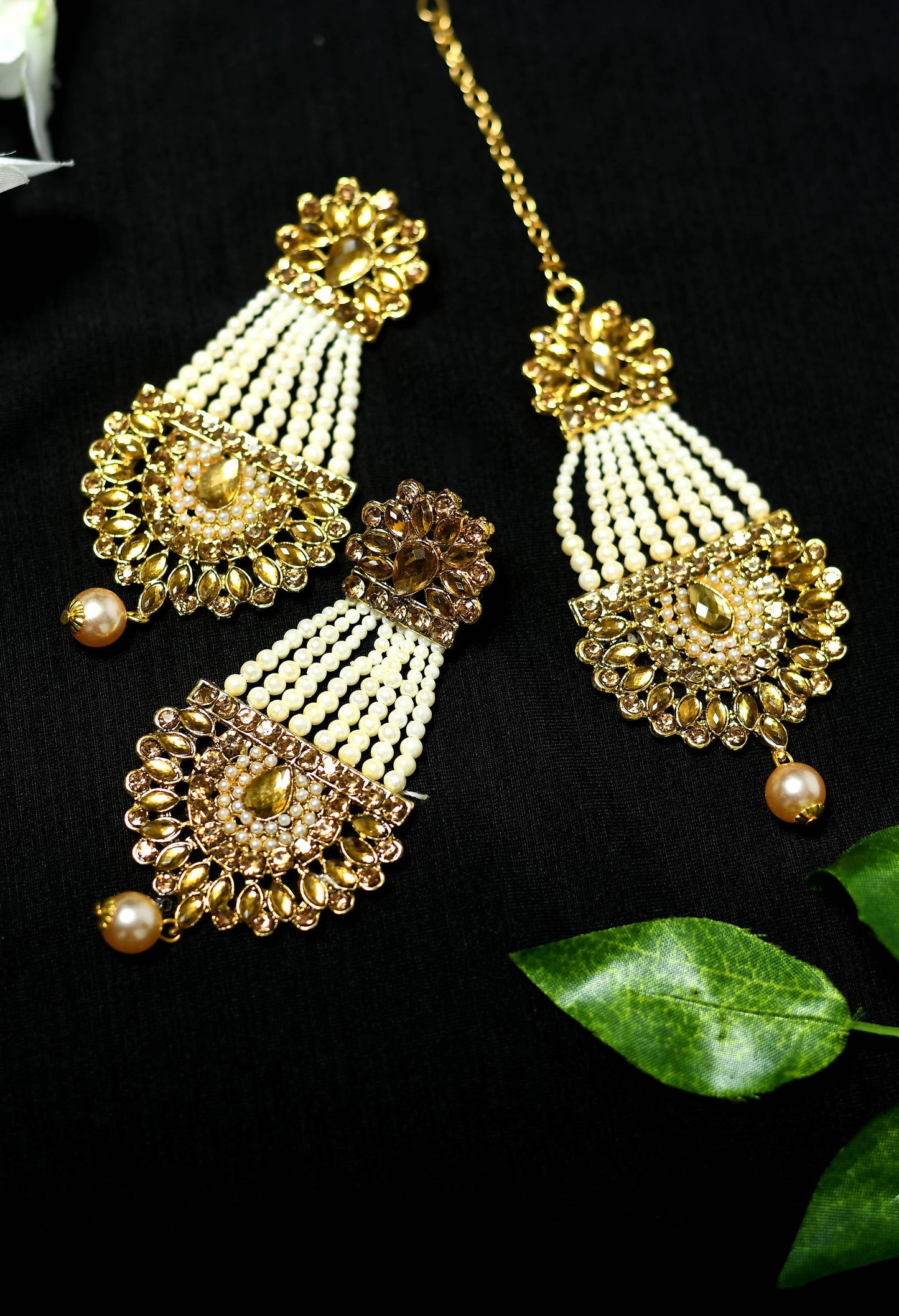 Mominos Fashion Johar Kamal Golden Kundan & Pearls Earrings With Tikka