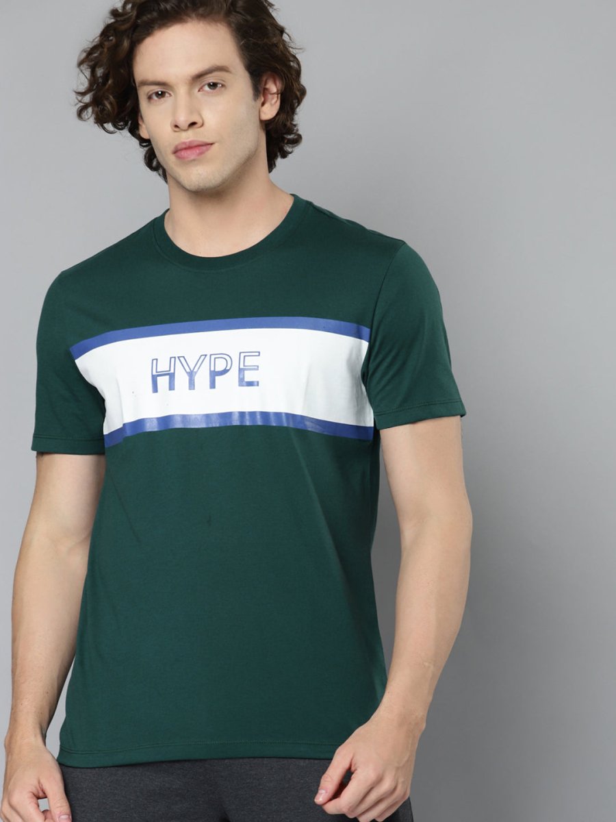 Alcis Men Green & White Typography Printed Slim Fit T-shirt