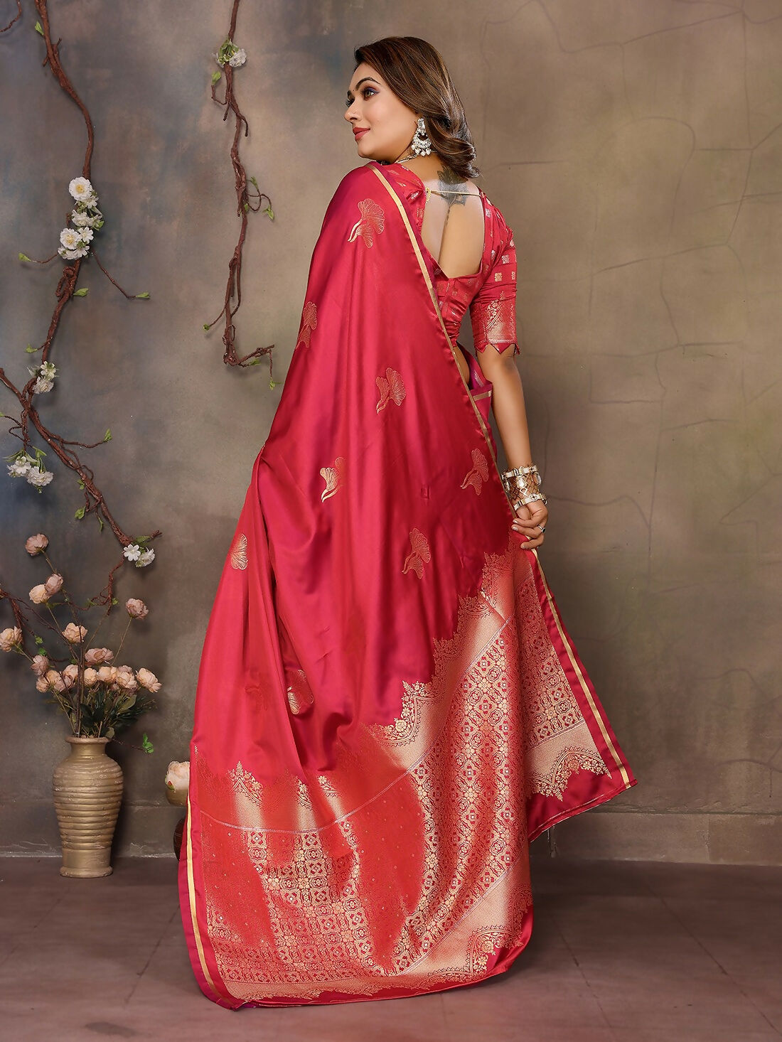 Joban Fashion Red Floral Motifs Banarasi Silk Sarees