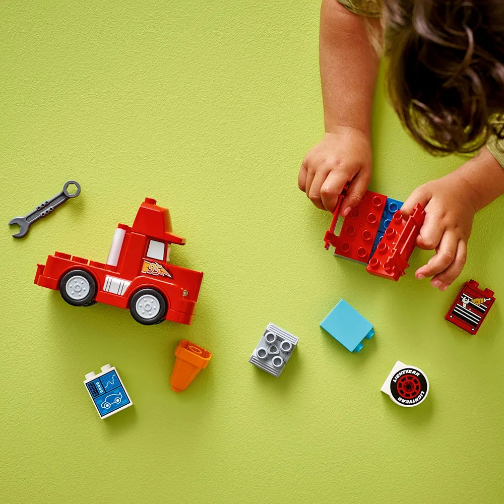 Lego Duplo  Disney and Pixar’s Cars Mack at The Race 10417