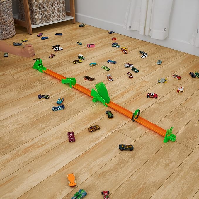 Hot Wheels Track Set with 1 Hot Wheels Car Toxic Super JumpThemed Track Building Set with 10 Track Pieces