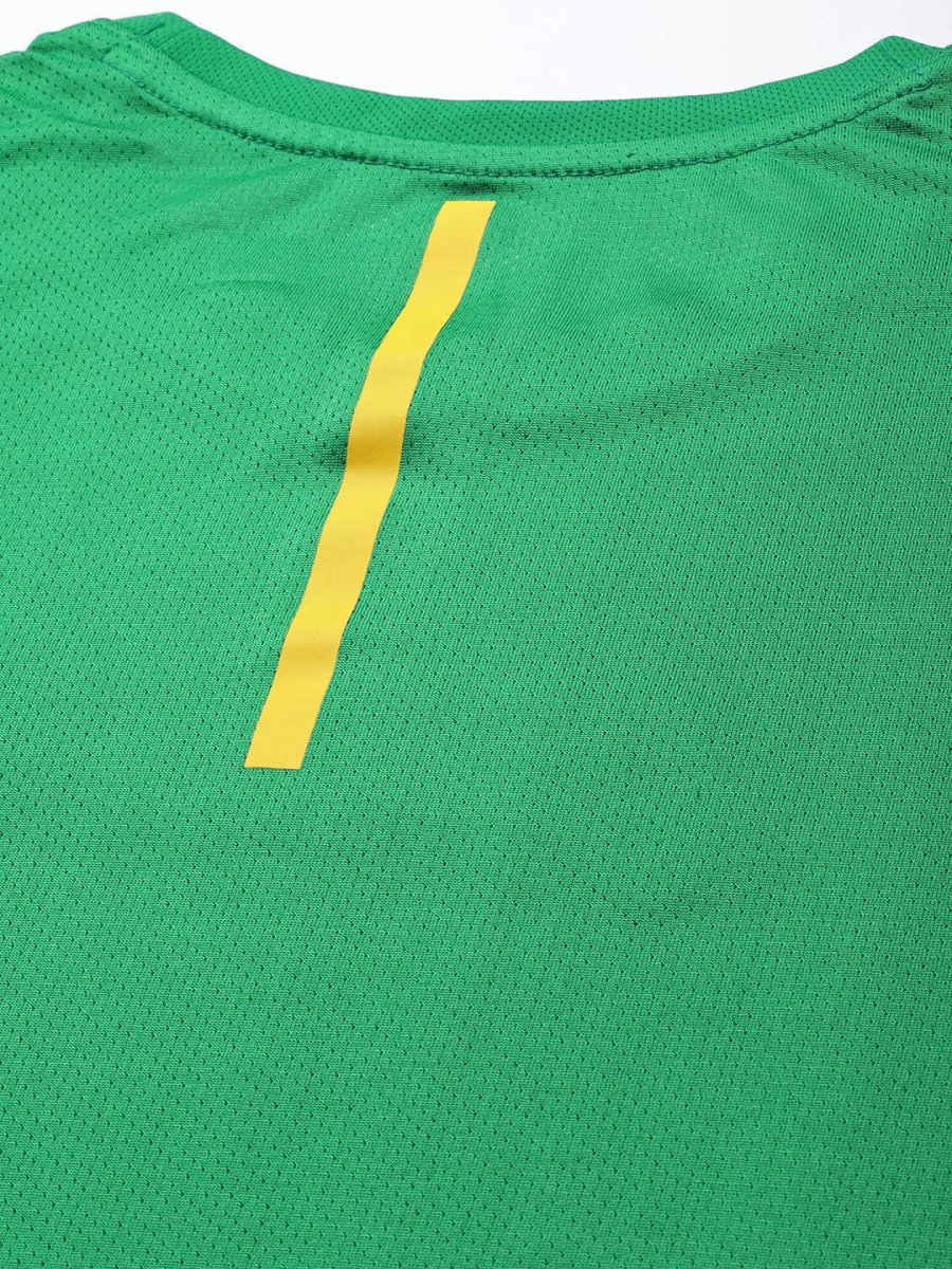 Alcis Men Green & Yellow Typography Printed Slim Fit Running T-shirt