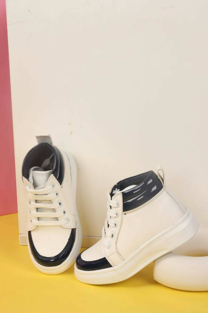 Tiny Bugs For Boys & Girls Mid Top Sneakers - White & Blue