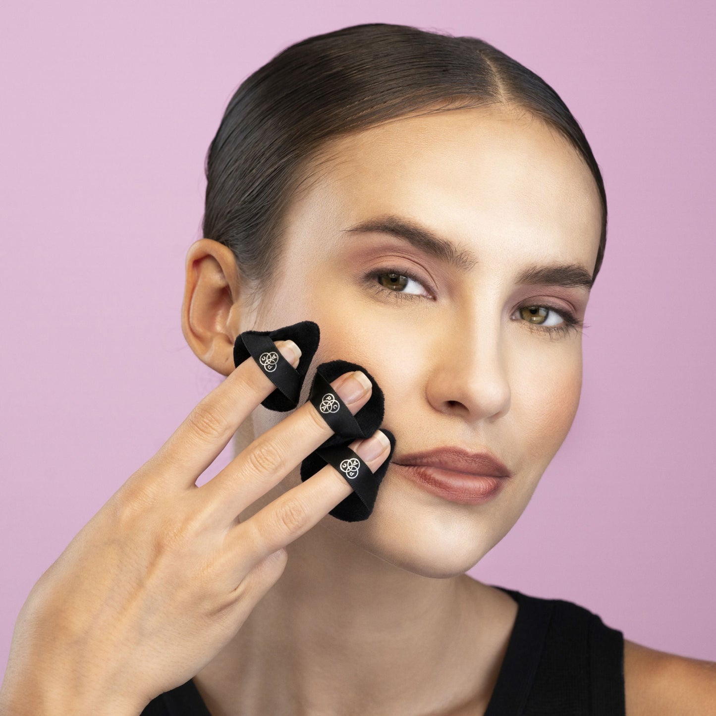 PAC Studio Pizza Puff Black Mini - 99% Soft Natural Cotton, Ideal for Under Eyes & Precise Application