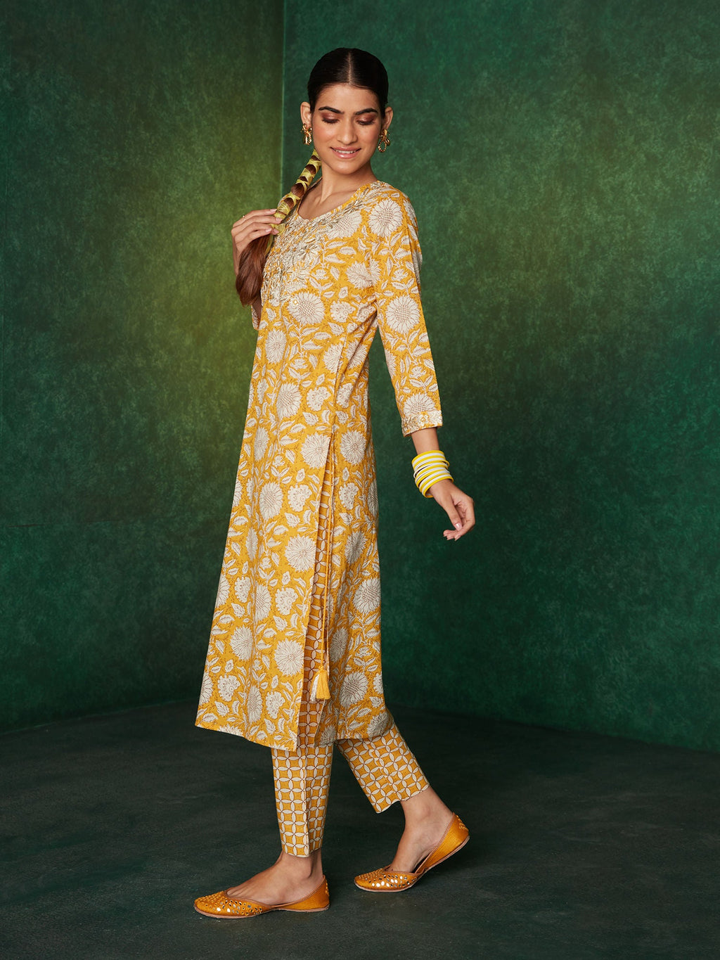Likha Inayat Blue Jaipuri Printed Naira Cut Co-ord Set LIKSKD142 (Set of 2)