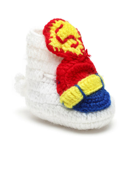 Chutput Kids Woollen Hand Knitted Letter S Detailed Booties - White