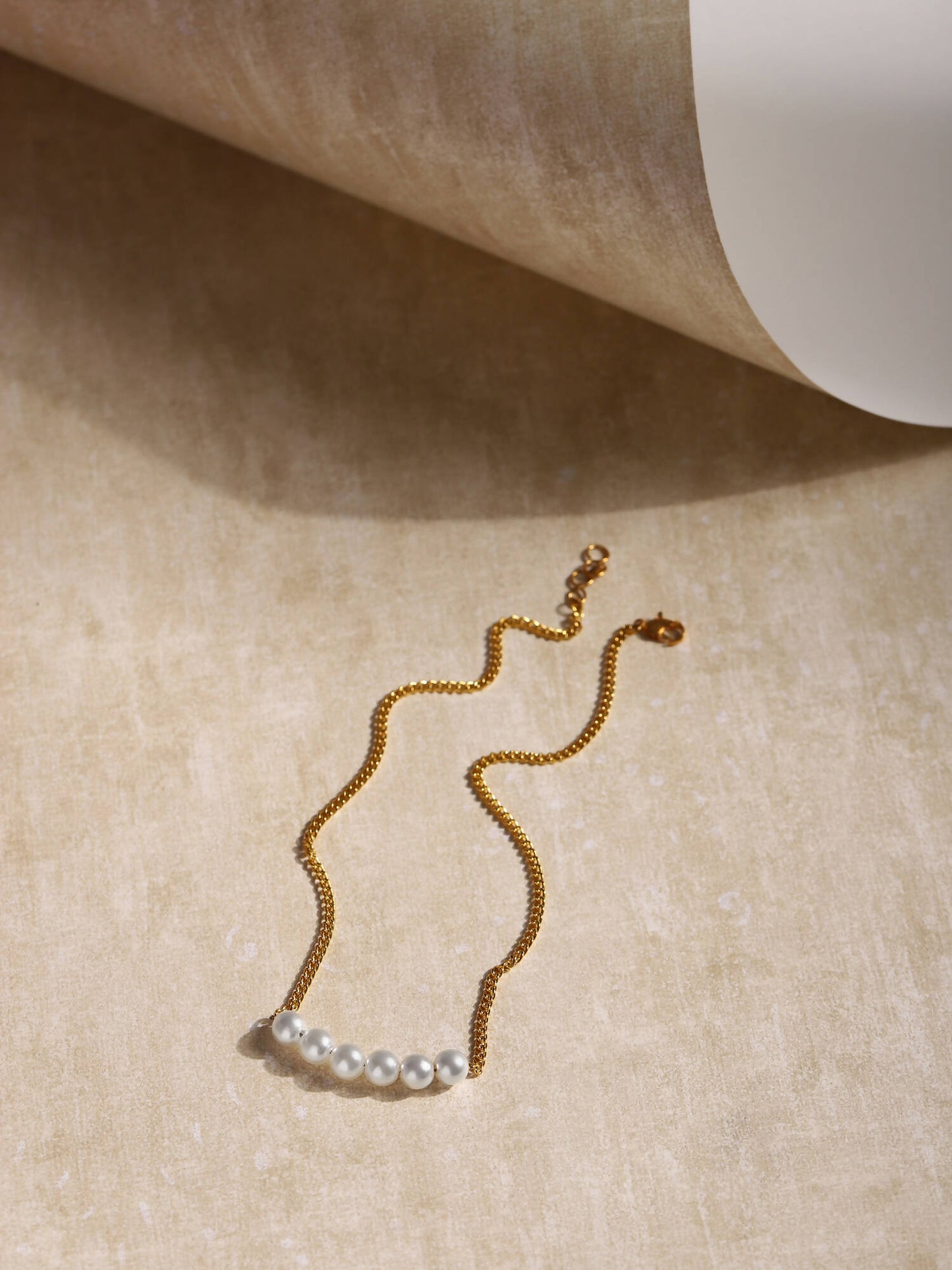 Pearl Neckpiece - Ruby Raang