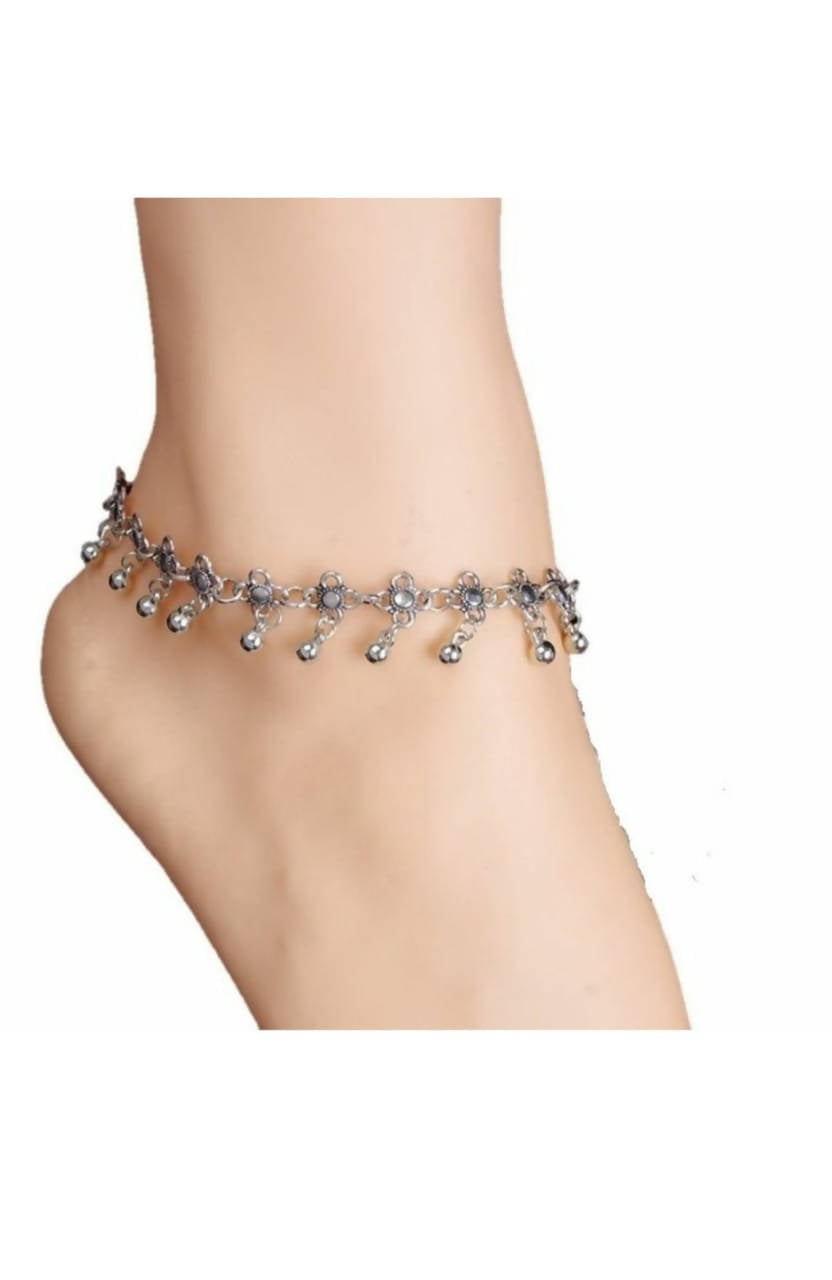 Mominos Fashion Silver color Necklace with Kundan work Mangalsutra