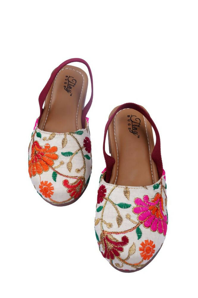 Tiny Bugs Girls Embroidered Strap Ethnic Jutis-Beige