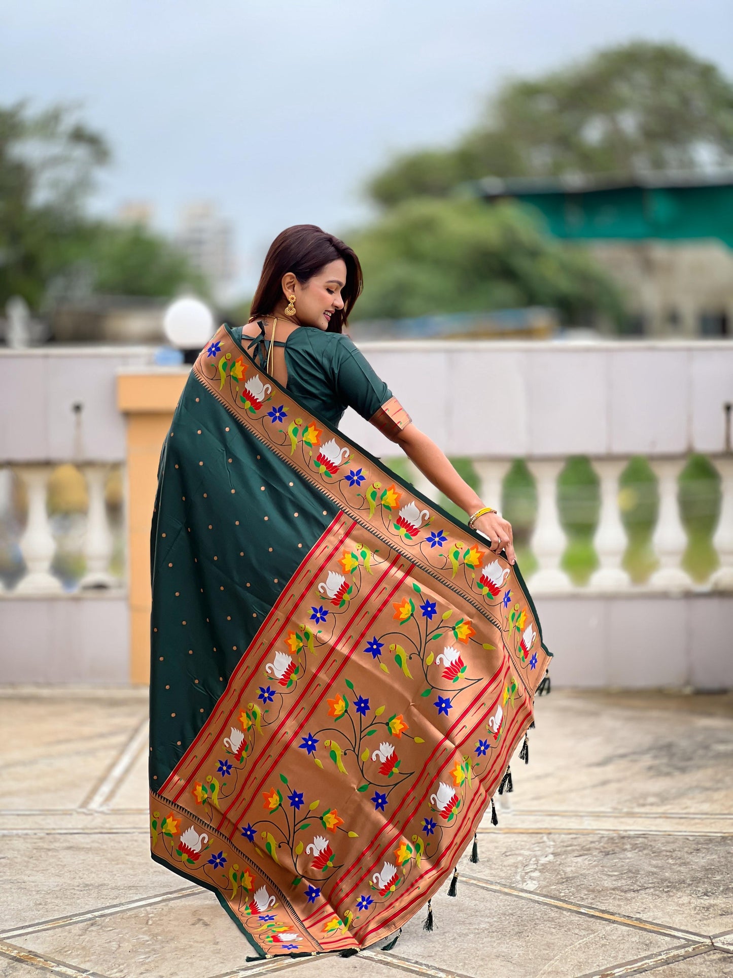 Mameraa Sarees Green Faux Banarasi Silk Saree With Paithani Rich Weaved Pallu And Blouse-Green