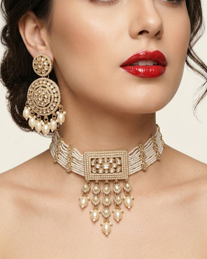 Jewel City Traditional Gold-Plated Pearl Choker Necklace Set with Earrings & Mangtika – Elegant Ethnic Bridal Jewellery