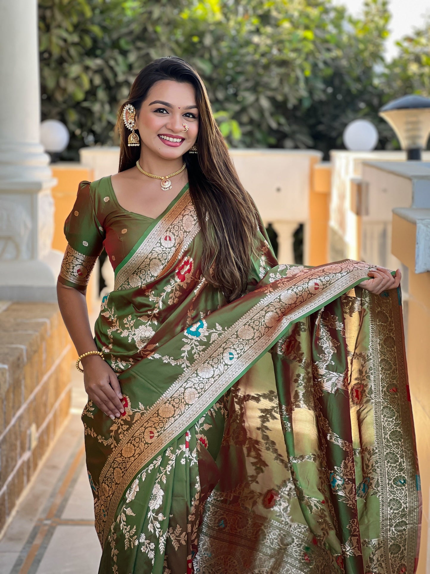 Vedant Vastram Soft Litchi Silk Banarasi Silk Jacquard Saree - Mahendi