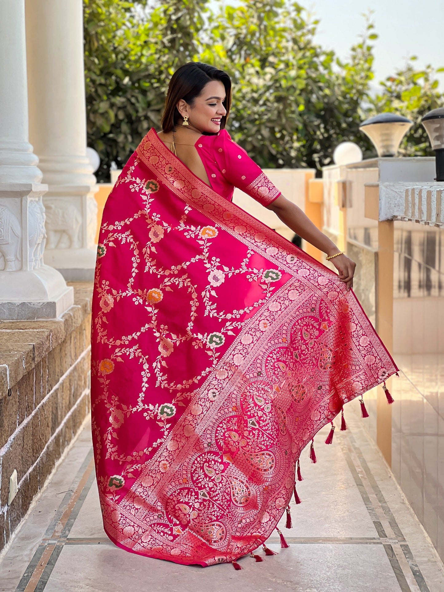Vedant Vastram Soft Litchi Silk Banarasi Silk Jacquard Saree - Rani