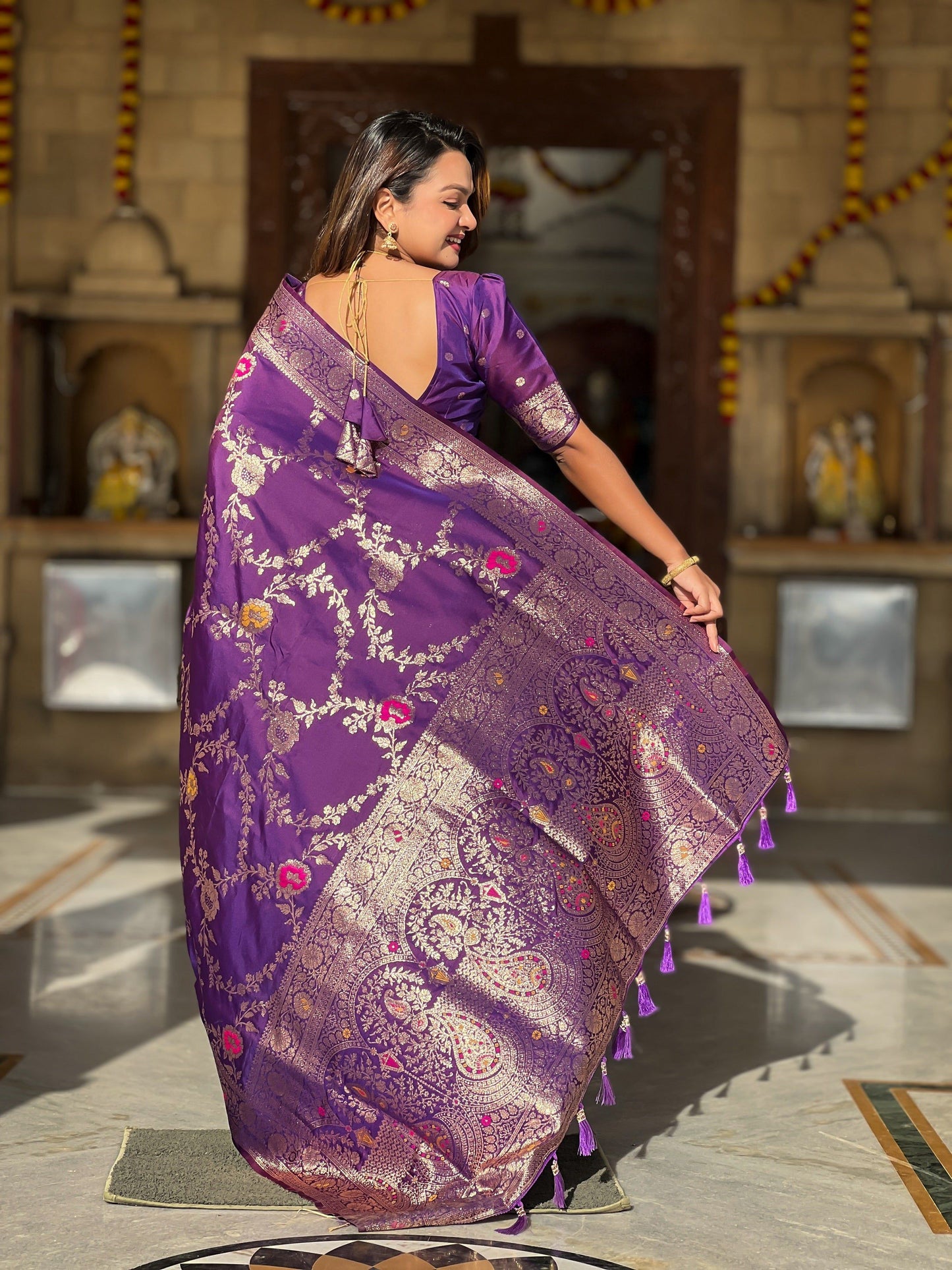 Vedant Vastram Soft Litchi Silk Banarasi Silk Jacquard Saree - Wine