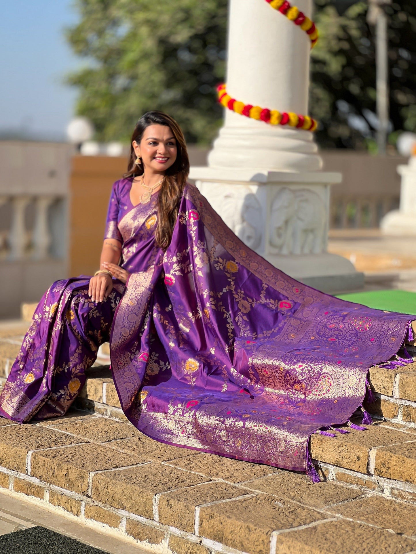 Vedant Vastram Soft Litchi Silk Banarasi Silk Jacquard Saree - Wine