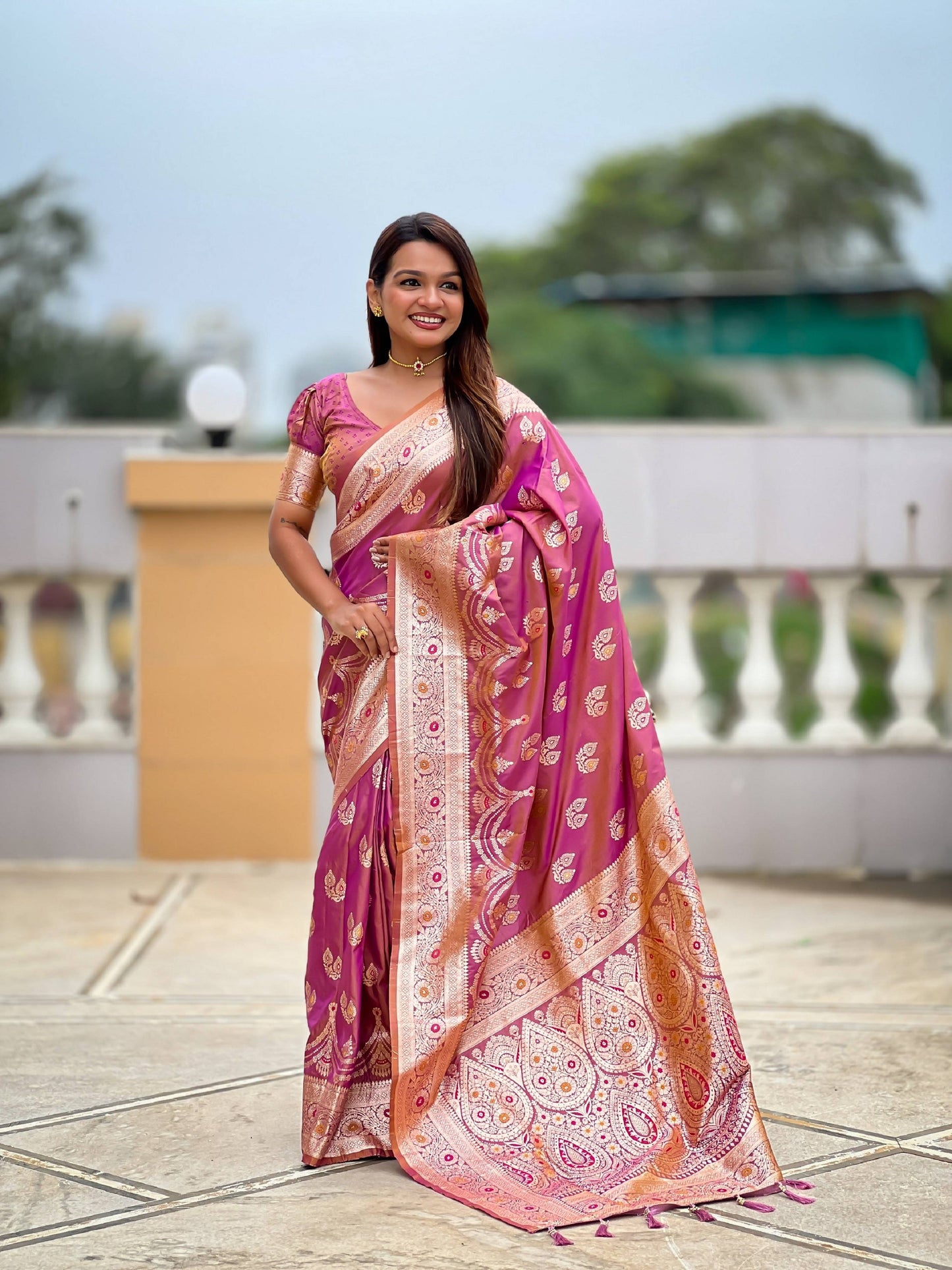 Vedant Vastram Soft Litchi Silk Banarasi Silk Jacquard Saree - Purple