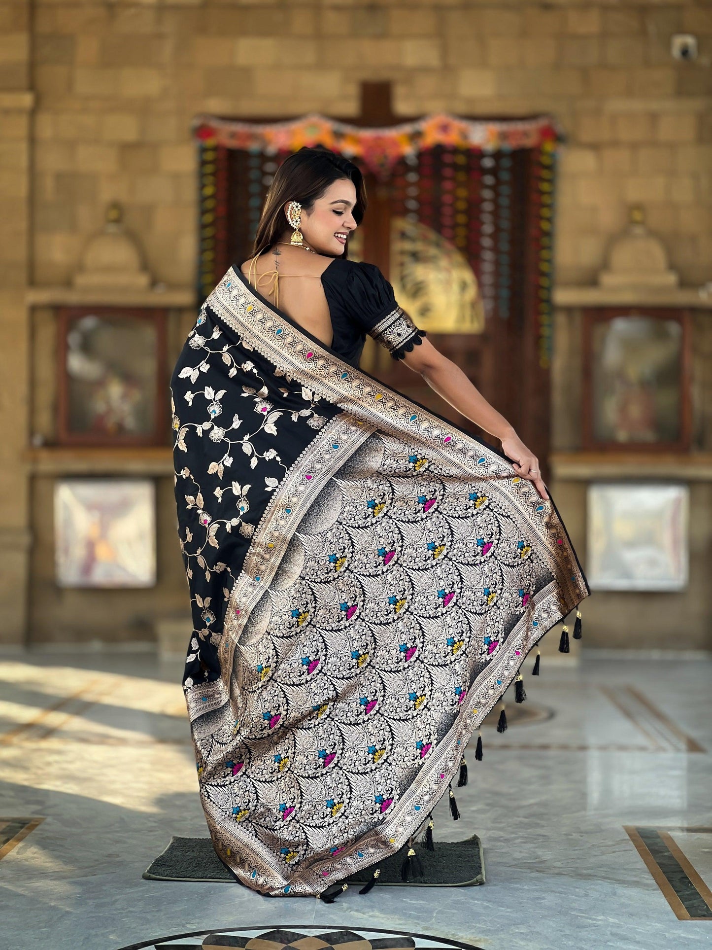 Vedant Vastram Soft Litchi Silk Banarasi Silk Jacquard Saree - Black