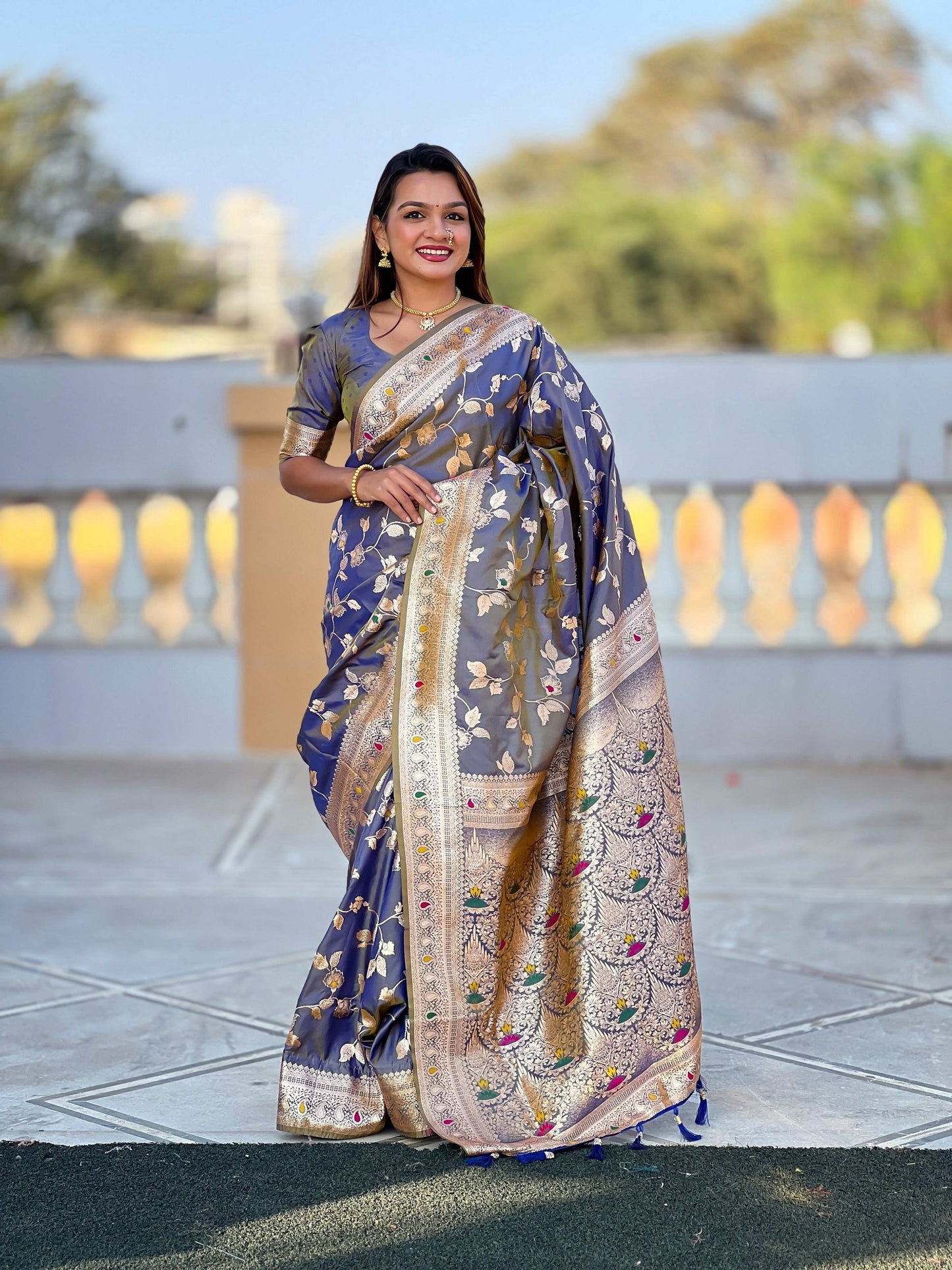 Vedant Vastram Soft Litchi Silk Banarasi Silk Jacquard Saree - Grey