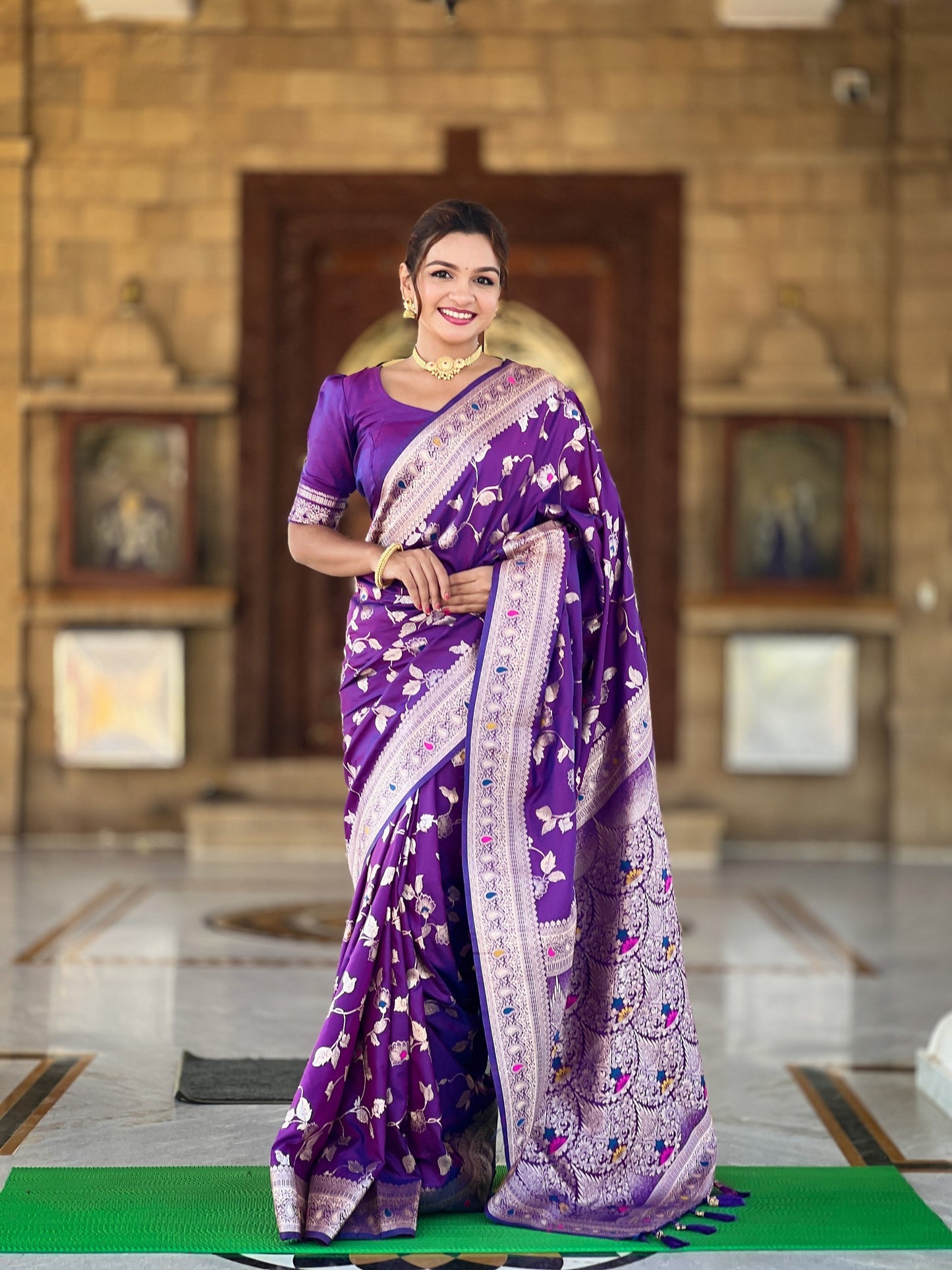 Vedant Vastram Soft Litchi Silk Banarasi Silk Jacquard Saree - Violet