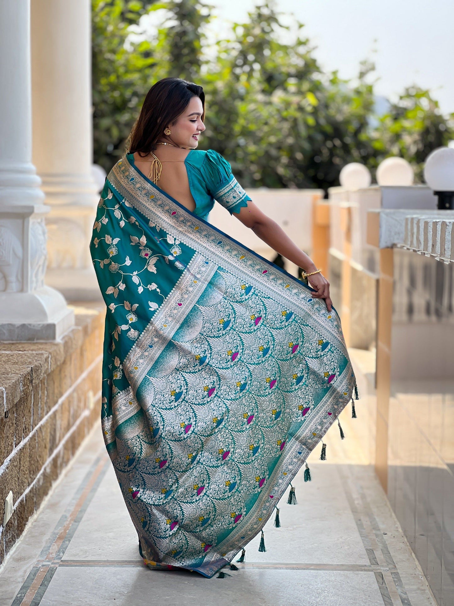 Vedant Vastram Soft Litchi Silk Banarasi Silk Jacquard Saree - Rama