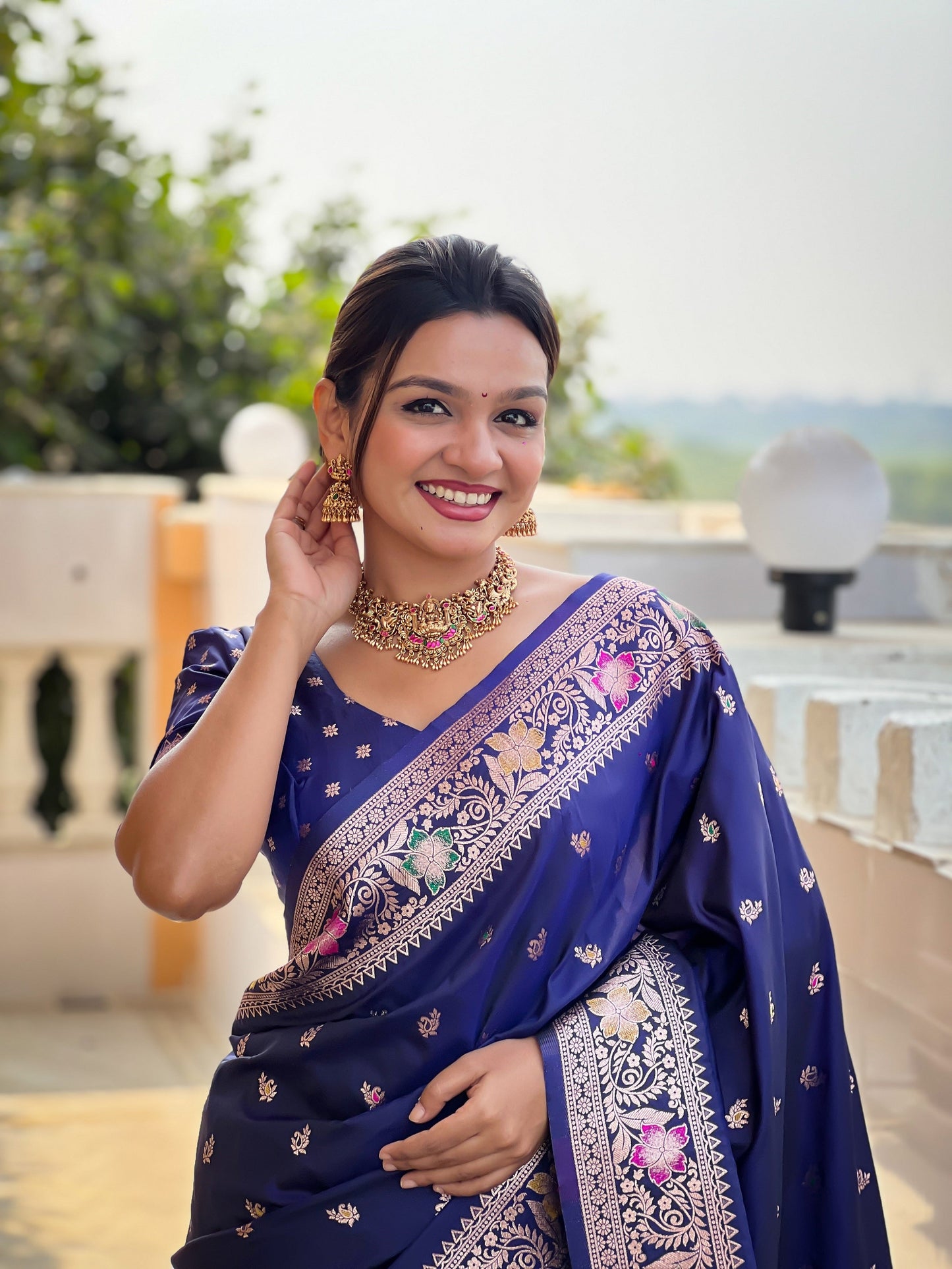 Vedant Vastram Soft Litchi Silk Banarasi Silk Jacquard Saree - Navy Blue